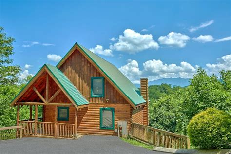 Fall Under the Spell of Pigeon Forge's Captivating Mountain Cabins